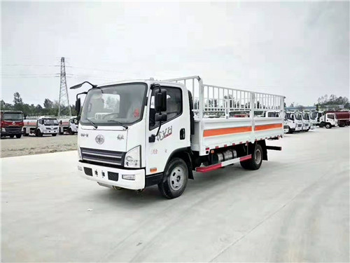 解放5米2氣瓶運(yùn)輸車專業(yè)運(yùn)輸液化氣瓶，氧氣瓶，乙炔氣瓶，氫氣瓶等壓縮氣體鋼瓶