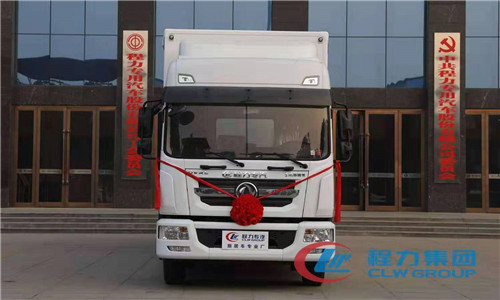 電視轉(zhuǎn)播車機(jī)動靈活，小型車載