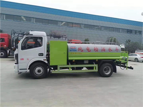 4.5噸純電動灑水車發(fā)往廣東，?？蛻羯馀d隆，用車愉快！