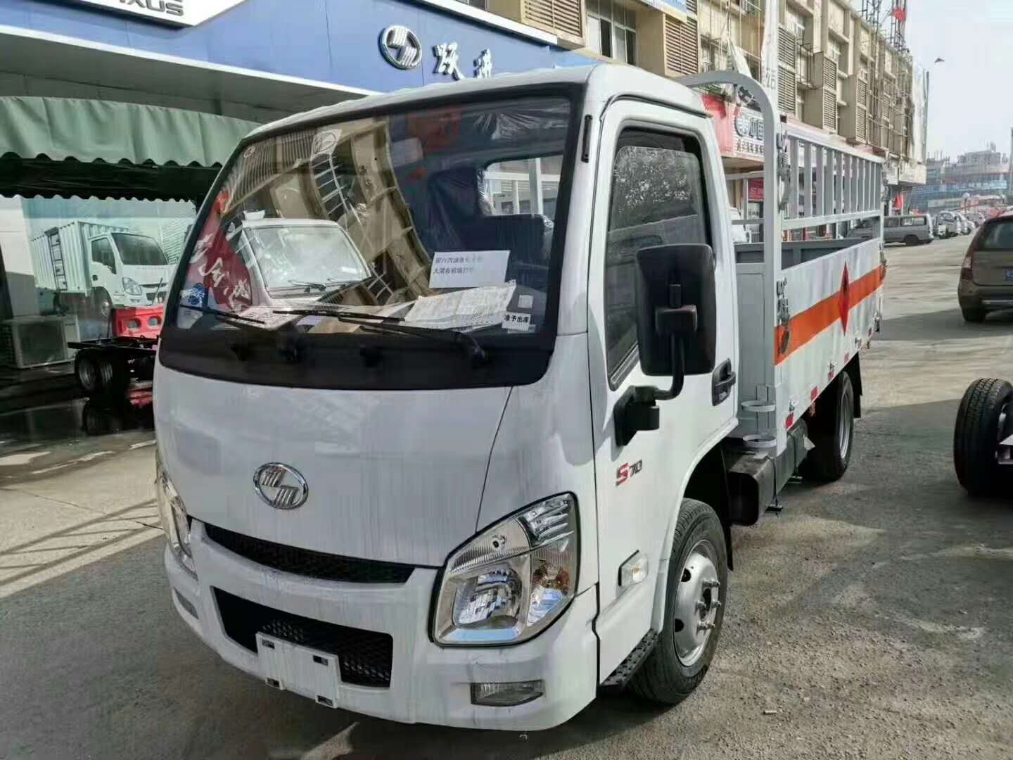 特大好消息 上汽躍進(jìn)國(guó)六氣瓶運(yùn)輸車北京環(huán)保已下發(fā)，可在北京上牌，暢行無(wú)阻！