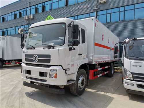 東風天錦8類腐蝕性物品廂式運輸車，環(huán)保，燃油齊全，歡迎預訂