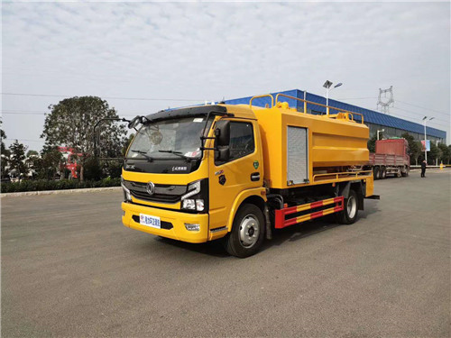 國(guó)六大多利卡清洗吸污車，吸污罐7立方，水箱2.7立方圖片參數(shù)