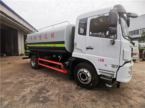 全新東風(fēng)福瑞卡F9云內(nèi)國(guó)六12噸灑水車黃金組合，燃清上市