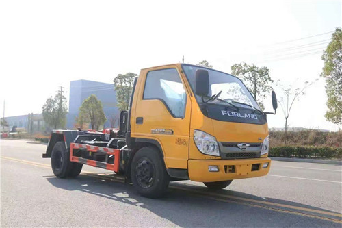 市場上一款雙層大梁的藍牌鉤臂垃圾車，純工程自卸車底盤，載重無敵