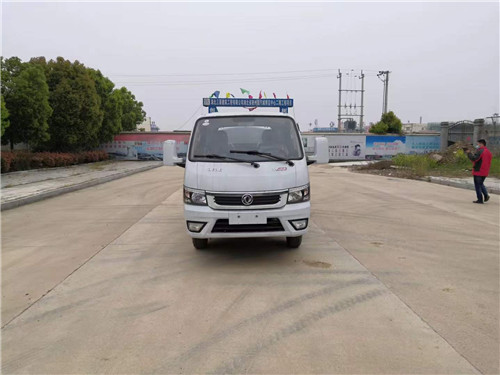 國六東風途逸2.5方灑水車，包上北京牌照