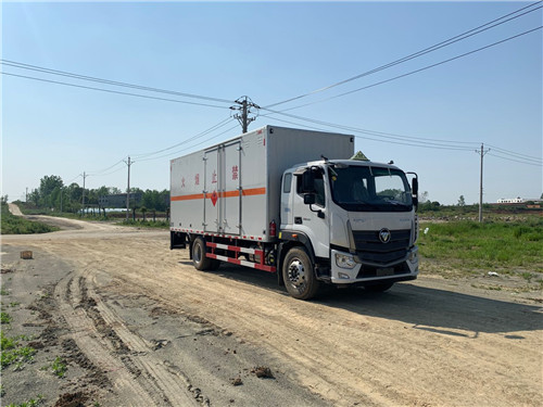 國(guó)六歐馬可S5危險(xiǎn)品廂式車可做易燃?xì)怏w、易燃液體、腐蝕性物品、毒性和感染性物品、雜項(xiàng)危險(xiǎn)物品