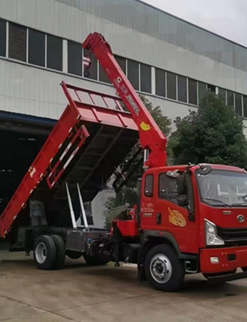 重汽豪曼4500軸距隨車(chē)吊