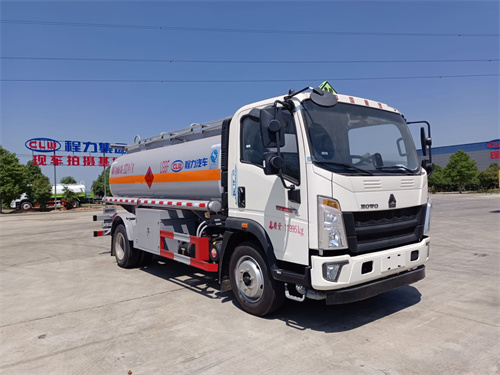 國(guó)六重汽豪沃8.5方運(yùn)油車廠家直銷，價(jià)格優(yōu)惠
