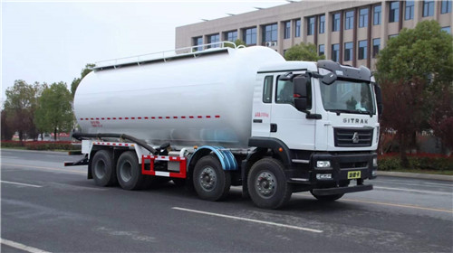 國(guó)六重汽汕德卡前四后八粉粒物料運(yùn)輸車(chē)現(xiàn)貨，容積30立方