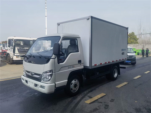 小卡之星3對接式肉鉤冷藏車，內(nèi)嵌式肉鉤整車不超重，現(xiàn)車手續(xù)齊全隨提隨走
