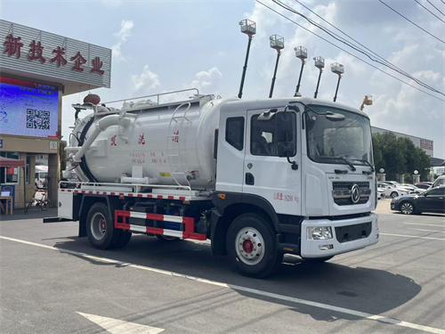 東風(fēng)D9吸污車容積13方源頭廠家直銷，價(jià)格優(yōu)惠