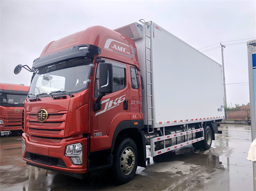 解放J6K 6.8米冷藏車，解放品質(zhì)，引領(lǐng)全球！
