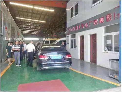 武漢天河機(jī)場孟總對軍運(yùn)會專用接待乘用車定制改裝提了一些期望，要求中標(biāo)方在生產(chǎn)改裝中，提高認(rèn)識，嚴(yán)格標(biāo)準(zhǔn)，重視質(zhì)量，向北京奧運(yùn)會專用車的標(biāo)準(zhǔn)看齊，將此項(xiàng)訂單當(dāng)成一項(xiàng)政治任務(wù)來完成，以滿足國賓級的乘用要求。