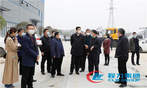 程力汽車集團總經(jīng)理程阿羅對曹廣晶副省長在百忙之中來程力汽車集團調(diào)研表達衷心感謝，向領(lǐng)導(dǎo)們立下了軍令狀，程力一定會抓好目前產(chǎn)能恢復(fù)和國家相關(guān)優(yōu)惠政策的大好機遇，在保質(zhì)保量完成既定生產(chǎn)目標(biāo)任務(wù)的同時，緊跟時代步伐加大先進技術(shù)和新產(chǎn)品的研發(fā)投入，牢牢把握市場的發(fā)展動向。始終把品牌發(fā)展、品牌效應(yīng)作為首要工作任務(wù)，將程力這一優(yōu)秀的品牌打造成為湖北省優(yōu)秀民營企業(yè)的一張“金字招牌”。