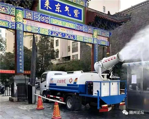 隨著疫情蔓延，隨州醫(yī)用物資告急，如何在危難之時大有作為？程阿羅放棄與家人團聚的機會，返回公司，于大年初一歷經(jīng)艱辛輾轉(zhuǎn)回到隨州，組織捐款100萬元購買防疫專用物資，支援一線醫(yī)務(wù)人員，成為隨州防疫捐款第一人。 程阿羅的善舉，激起了社會大力支持。2月22日，遼寧沈撫新區(qū)一通用空氣遼寧有限公司專程向程力公司專項供應(yīng)70臺負壓設(shè)備，捐贈消毒液4噸及方便面、火腿腸等物資，支持程阿羅抗擊疫情。