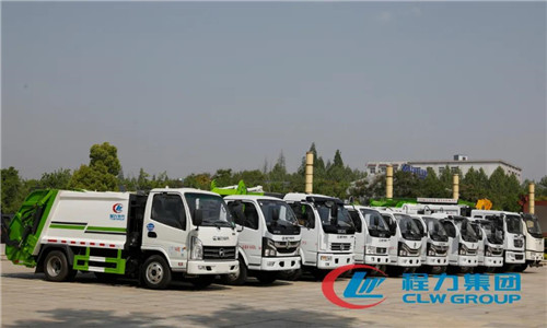  程力吊裝壓縮垃圾車專業(yè)廠，以科技創(chuàng)新為先導(dǎo)，吊裝壓縮垃圾車系列產(chǎn)品一舉成為網(wǎng)紅產(chǎn)品。