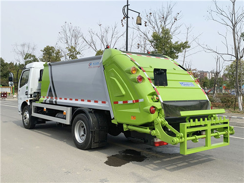 國(guó)六東風(fēng)多利卡8方壓縮式垃圾車(chē) (3).jpg