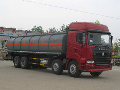 重汽27方化工液體運(yùn)輸車(chē)