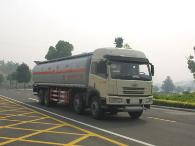 解放27方戊烷化工液體運(yùn)輸車(chē)