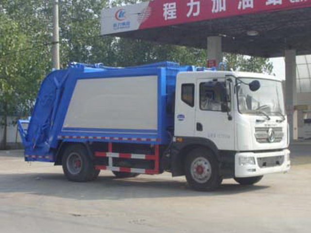 東風(fēng)多利卡D9壓縮式垃圾車(chē)