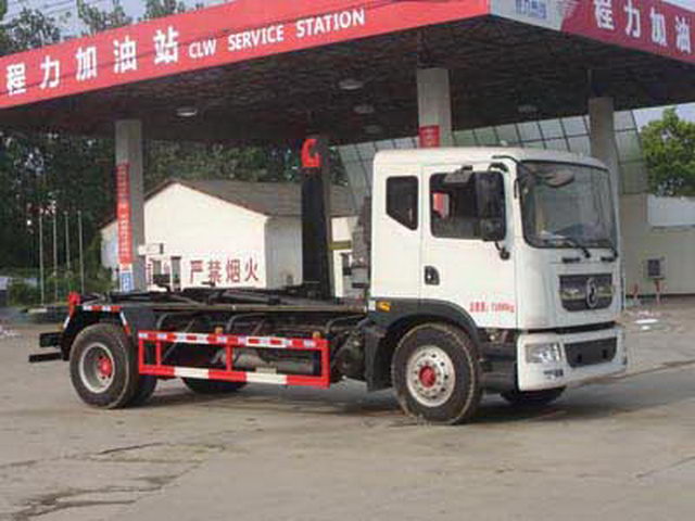 東風(fēng)多利卡D9車(chē)廂可卸式垃圾車(chē)