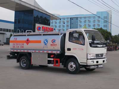國五東風加油車