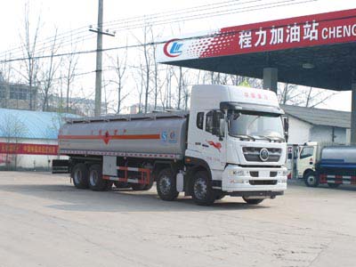 國五重汽前四后八運(yùn)油車