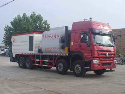 國(guó)五重汽前四后八同步碎石封層車(chē)